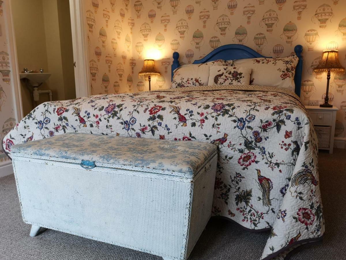 Brampton Dales Farm Bed & Breakfast Gainsborough Exterior photo